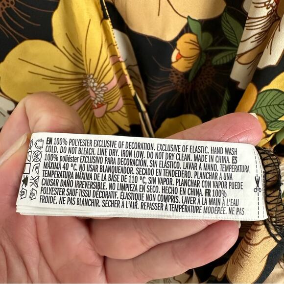 Forever21 Black Yellow Multi Long Sleeve Floral Short Romper Size 1X - Picture 12 of 12